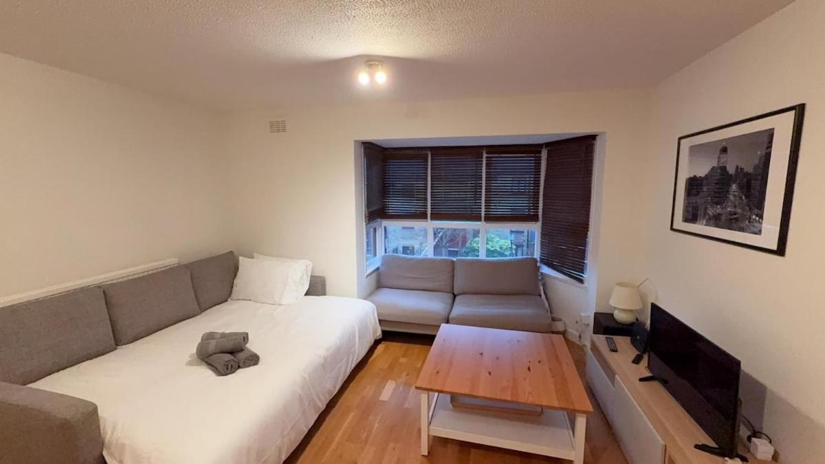Appartamento Remote Work Entire Flat 20min To Oxford St Londra